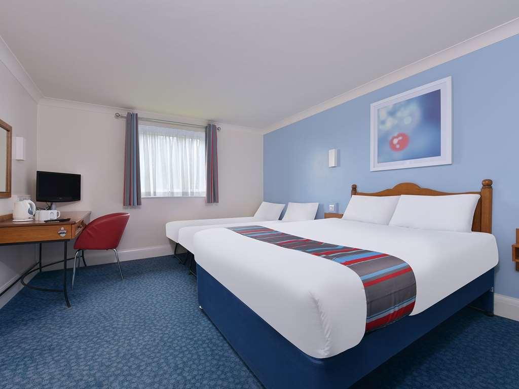 Travelodge Warrington Lowton Rum bild