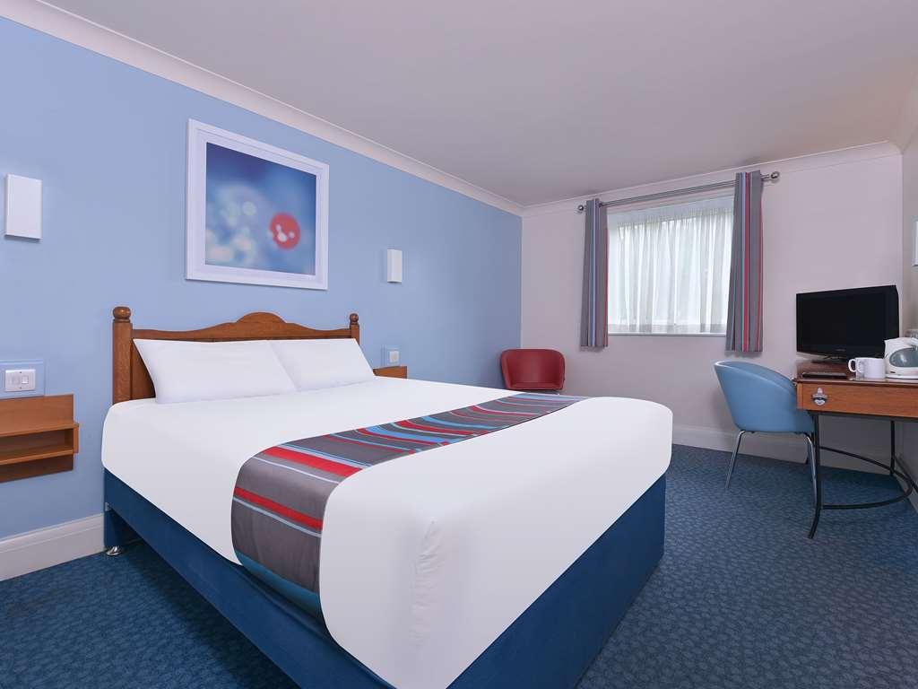 Travelodge Warrington Lowton Rum bild