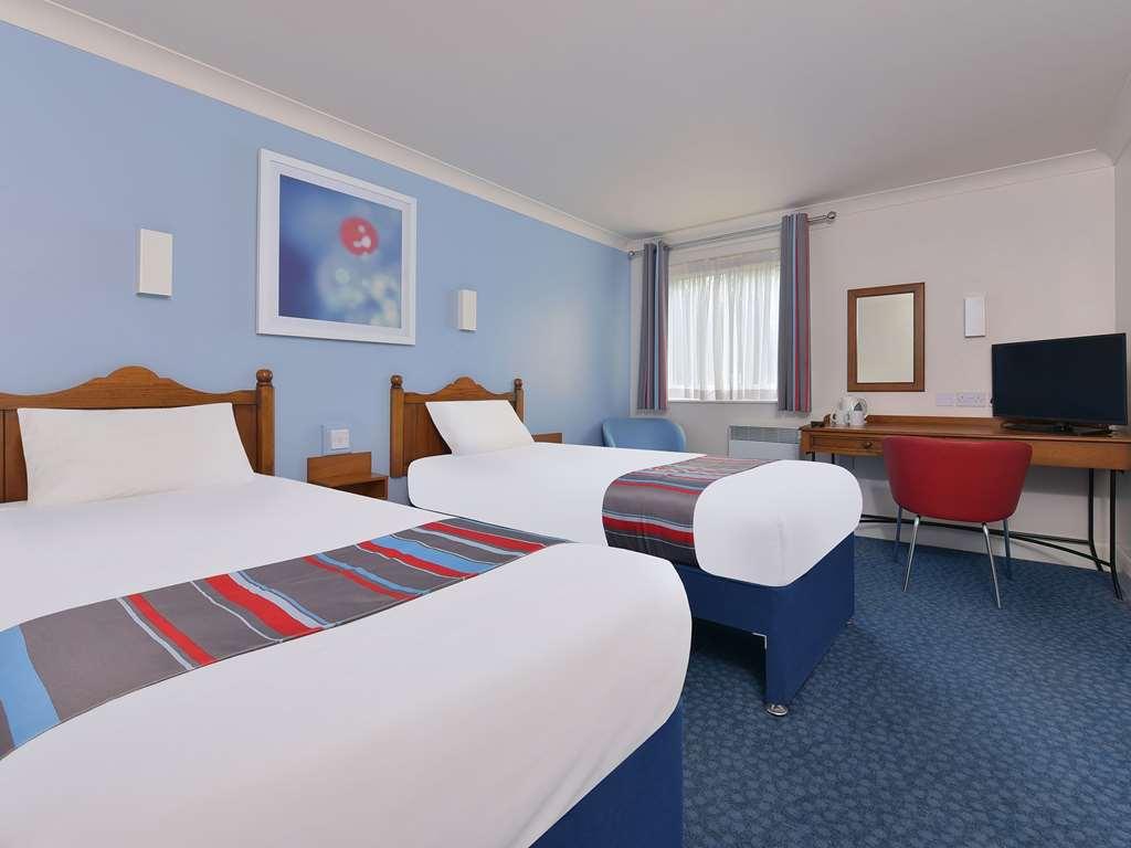 Travelodge Warrington Lowton Rum bild