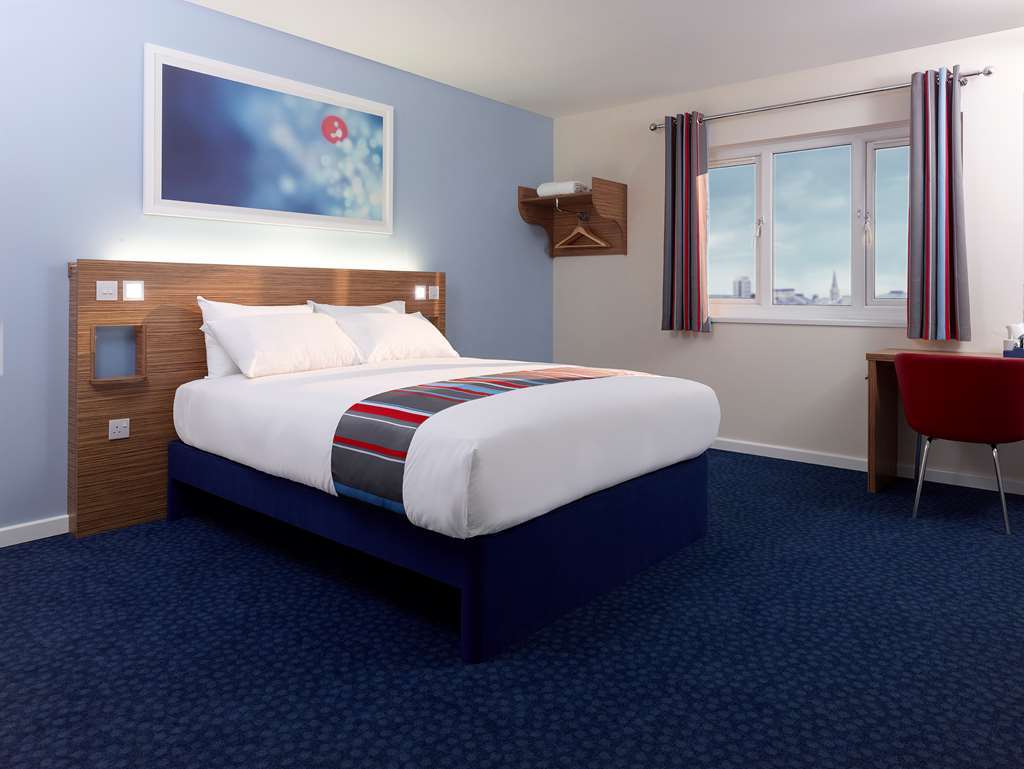 Travelodge Warrington Lowton Rum bild