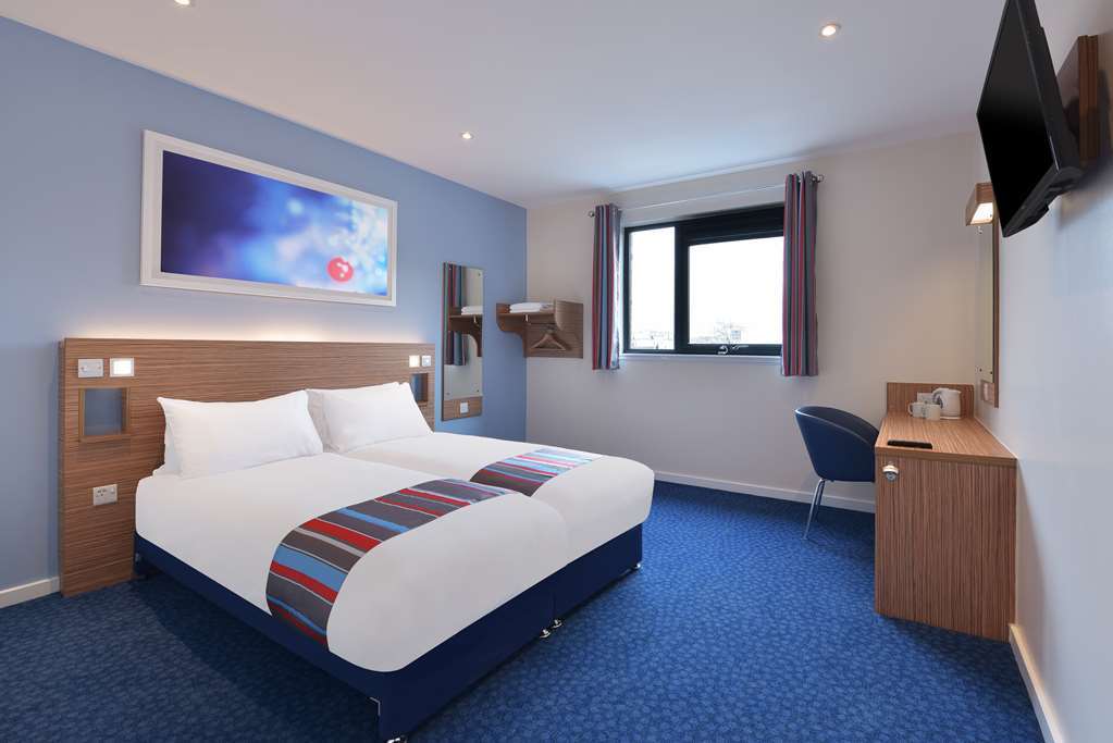 Travelodge Warrington Lowton Rum bild