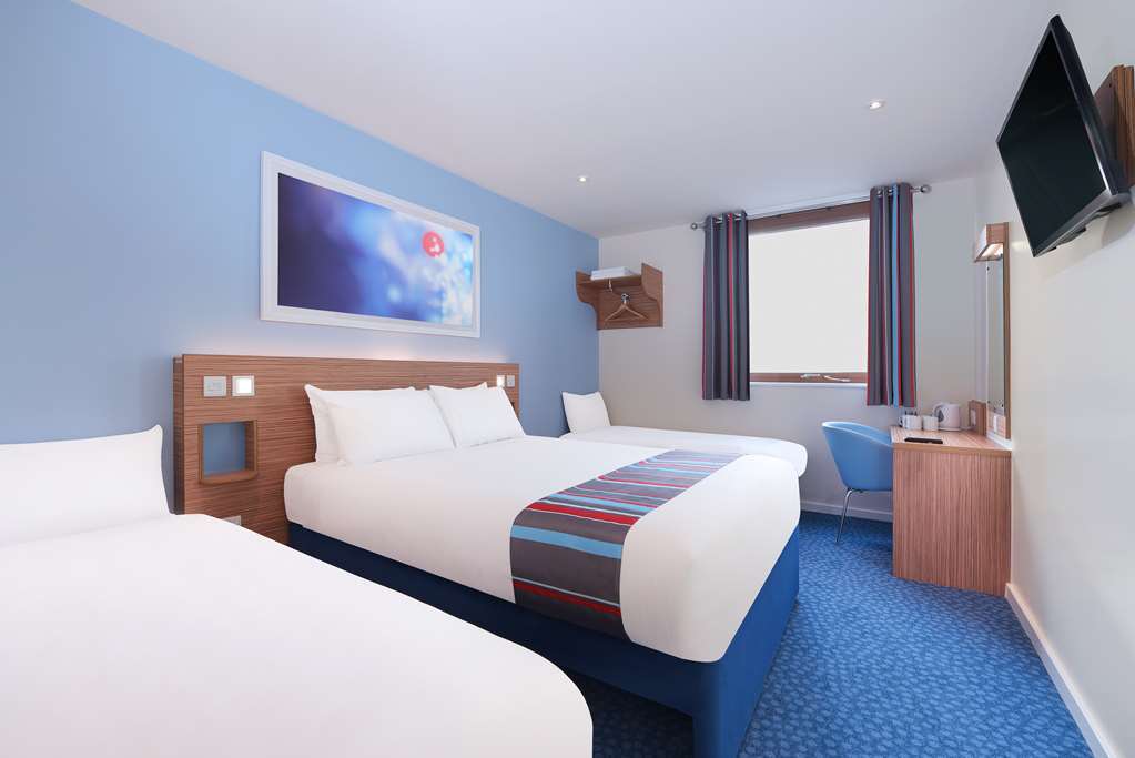 Travelodge Warrington Lowton Rum bild